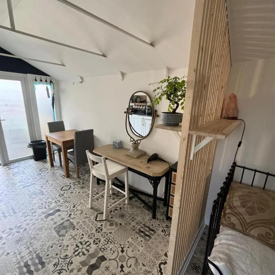 Private Apartment With En-Suite Bournemouth